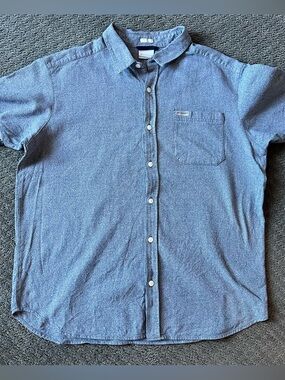 Columbia Men's Light Blue Short-Sleeve Button-Down Shirt